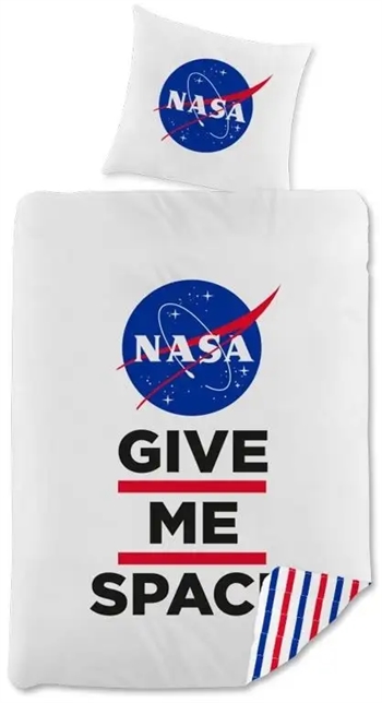 Se Nasa sengetøj - 140x200 cm - Give me space NASA - 2 i 1 design - Sengesæt i 100% bomuld hos Dynezonen.dk